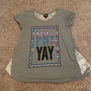 Fri yay short sleeve gray t shirt lace ransom girl size large tribal sparkles